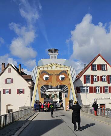 Gole Tor steht in der Haldenstraße